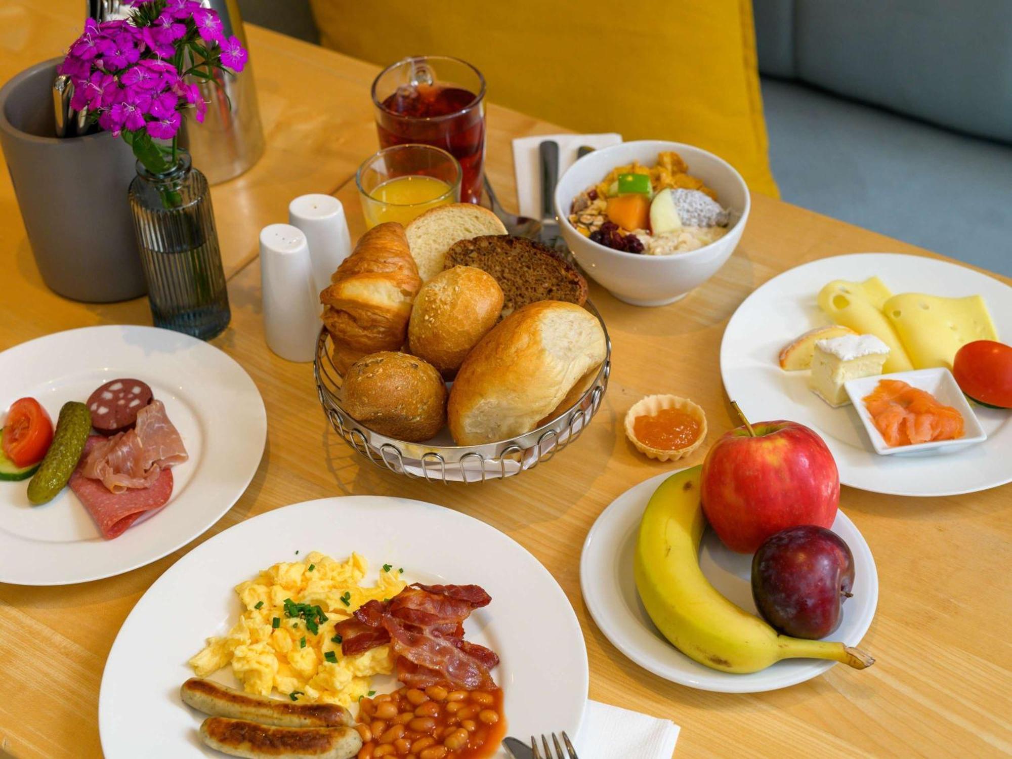 Mercure Hotel Koeln West Екстериор снимка