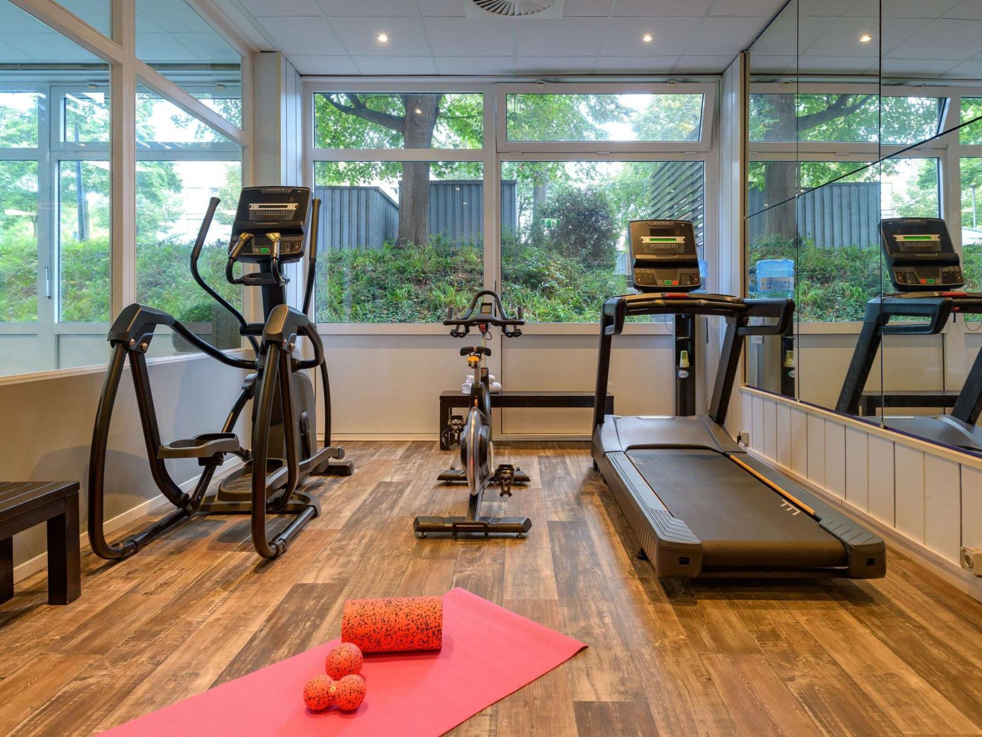 Mercure Hotel Koeln West Екстериор снимка
